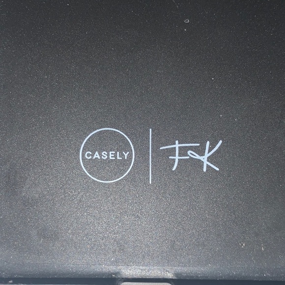 IPHONE CASE BUNDLE (2) - Picture 4 of 5